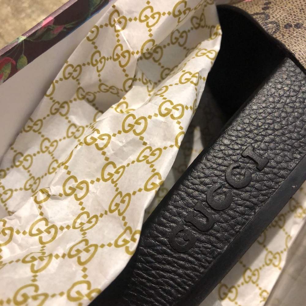 SOLD Gucci Slides - Picture 5 of 6